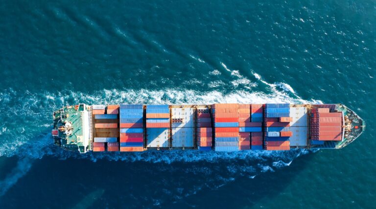 Leggi l'articolo El conflicto en el Mar Rojo dispara los costes del canal informático en España