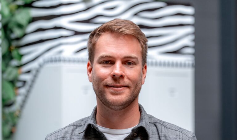 Andrew Walker, de Ynvolve