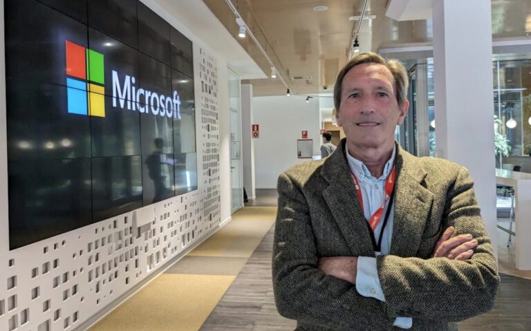 Torcuato Luca de Tena, fundador de Ozein, en las oficinas de Microsoft España