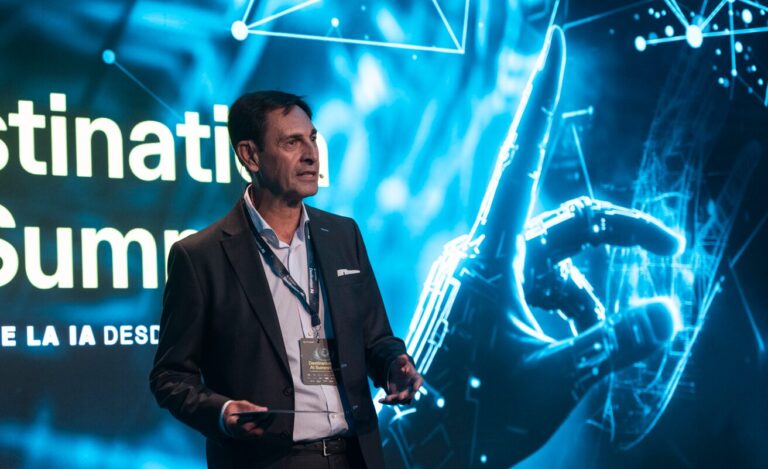 Santi Méndez (TD SYNNEX): “Estamos preparados para guiar al partner en el viaje a la IA”