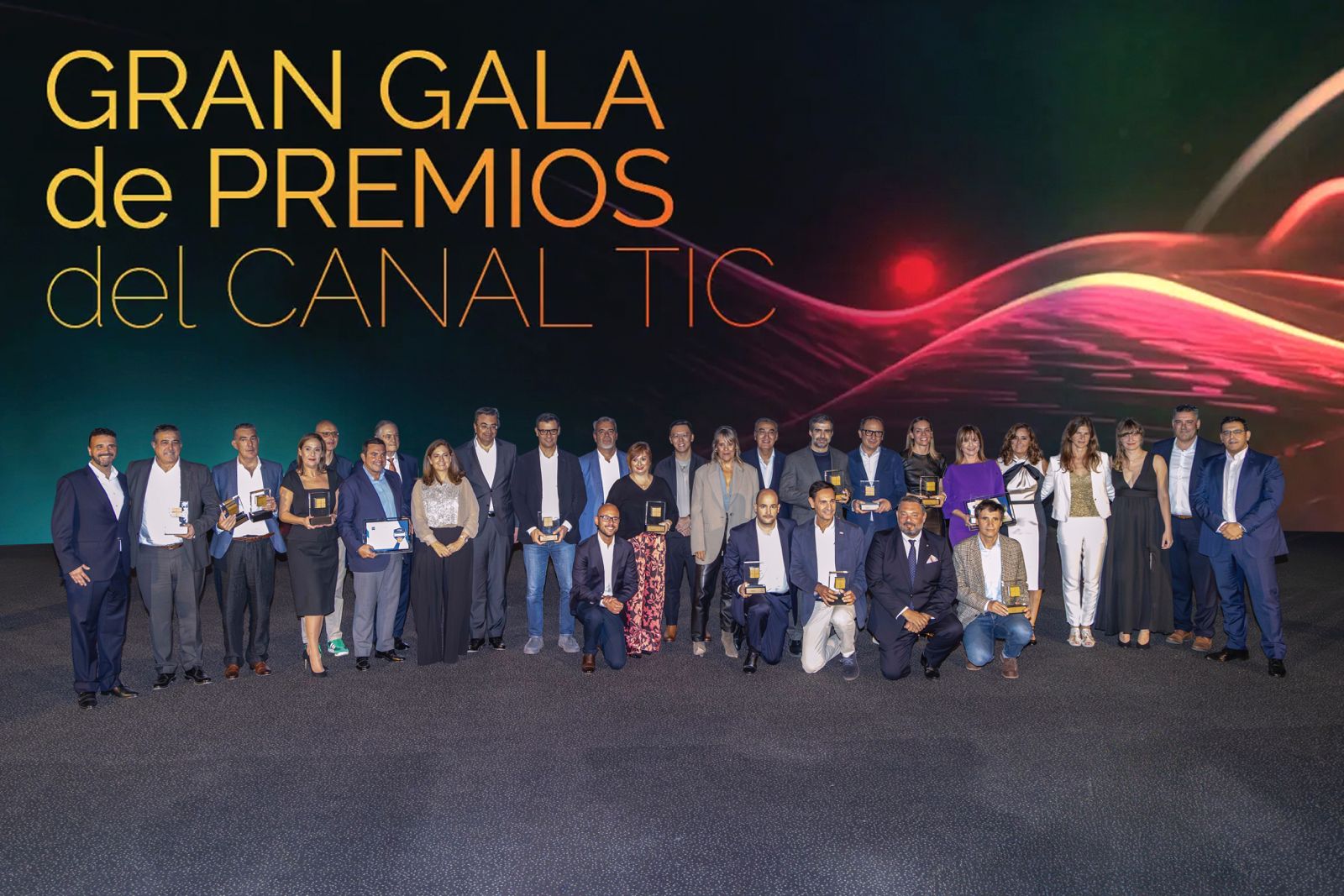 Foto familia Premios del Canal TIC 2025