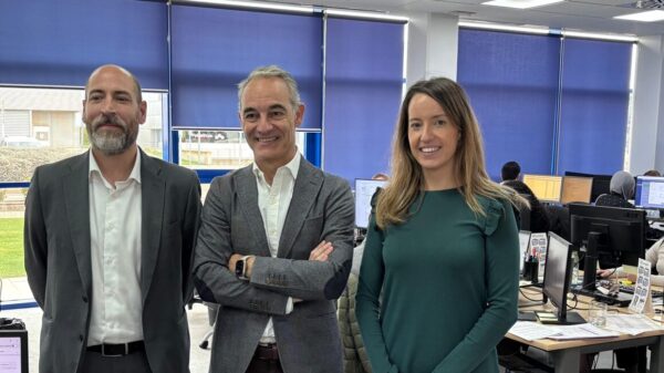 Enrique Sampériz, en el centro, con parte de su equipo directivo