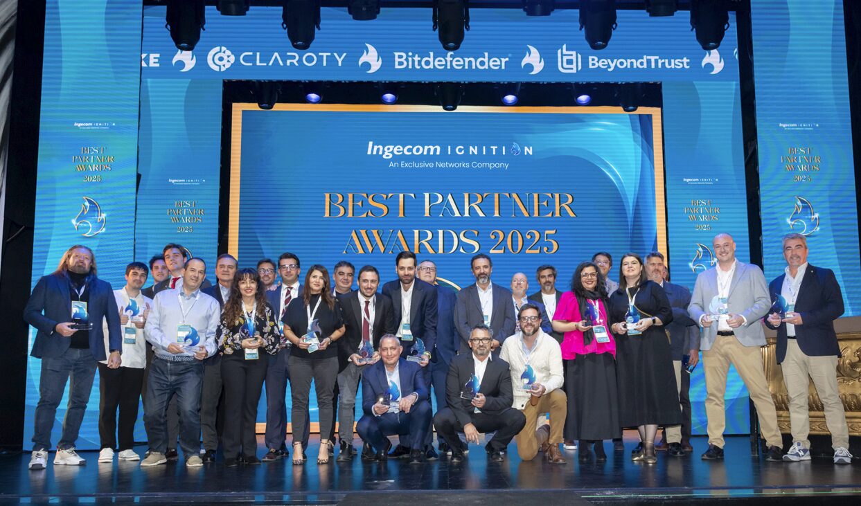 Foto de familia de los premios de Ingecom Ignition en 2025