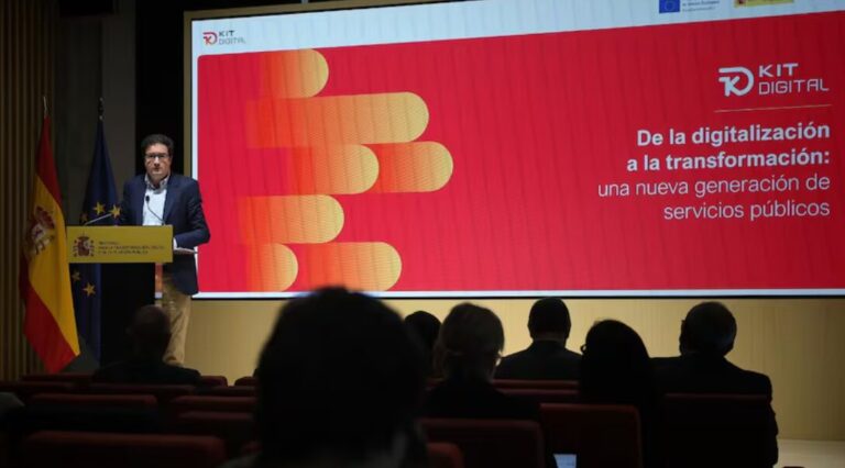 El ministro Óscar López hace balance del Kit Digital