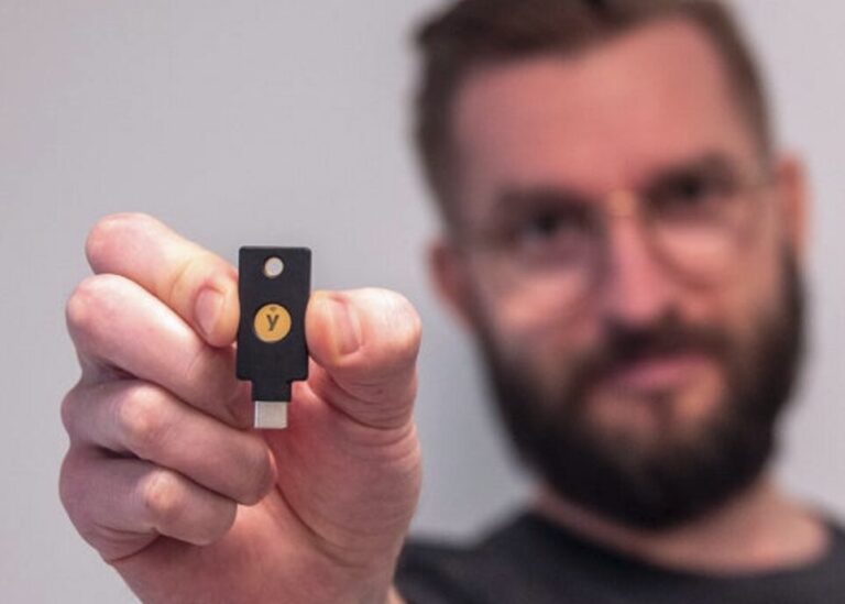 Llave de protección antiphishing de Yubico