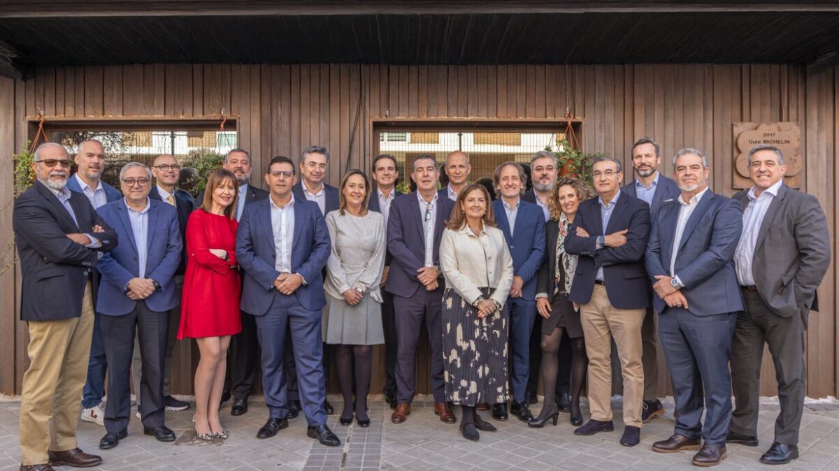 Foto de grupo de la mesa del Ranking del Canal TIC 2026