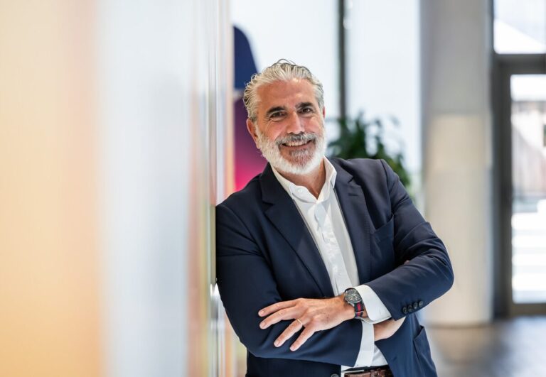 Jorge Gil, de Companial